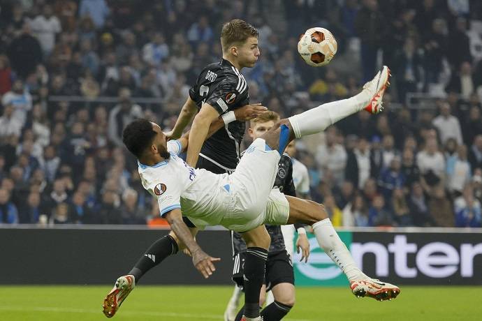 Soi kèo phạt góc Marseille vs Ajax, 2h00 ngày 1/10