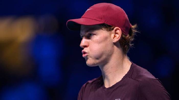 Sinner thắng thuyết phục trận ra quân Paris Masters 2025