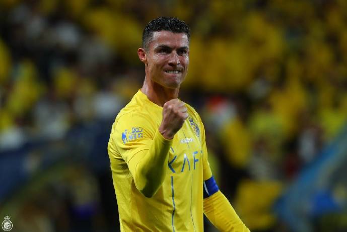 Ronaldo lập hàng loạt cột mốc ấn tượng sau cú hat-trick ở Al Nassr
