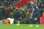 Mourinho phát biểu sốc sau khi nhận thẻ vàng vì nhìn trộm chiến thuật Mourinho phát biểu sốc sau khi nhận thẻ vàng vì nhìn trộm chiến thuật
