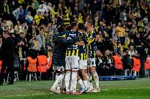 Soi kèo góc Fenerbahce vs Nice, 23h45 ngày 2/10