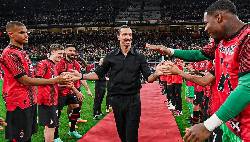'Kẻ đi săn siêu phẩm' chính thức nói lời giã từ sân cỏ 'Kẻ đi săn siêu phẩm' chính thức nói lời giã từ sân cỏ