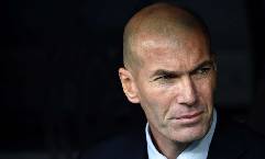 Zinedine Zidane cân nhắc từ chức sau khi Real Madrid bị loại khỏi C1