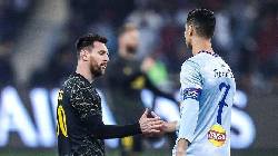Ronaldo nằm không cũng ăn gạch đá chỉ vì hành dộng của Messi Ronaldo nằm không cũng ăn gạch đá chỉ vì hành dộng của Messi