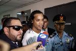 Ai đã trả 1,6 triệu bảng giúp Ronaldinho ra tù? Ai đã trả 1,6 triệu bảng giúp Ronaldinho ra tù?