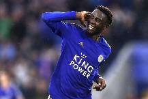 MU vs Leicester: Wilfred Ndidi cười mỉm Cavani