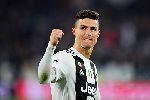 Ronaldo mừng phát khóc sau hat-trick giúp Juve vào tứ kết