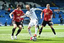 Soi kèo phạt góc MU vs Leeds, 18h30 ngày 14/8