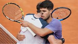 Thắng thuyết phục Draper, Alcaraz lần đầu góp mặt ở bán kết Rome Masters Thắng thuyết phục Draper, Alcaraz lần đầu góp mặt ở bán kết Rome Masters