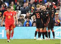 Đội hình ra sân chính thức Hà Lan vs Wales, 1h45 ngày 15/6 (cập nhật) Đội hình ra sân chính thức Hà Lan vs Wales, 1h45 ngày 15/6 (cập nhật)
