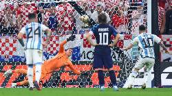 Messi bất ngờ bị loạt huyền thoại “quay lưng” trên sóng truyền hình