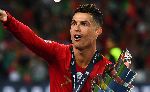 Ronaldo ‘đốn tim’ người hâm mộ sau khi liên tiếp lập kỷ lục