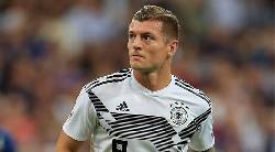 Toni Kroos mỉa mai đồng đội cũ, CĐV chỉ đích danh 'nạn nhân' Toni Kroos mỉa mai đồng đội cũ, CĐV chỉ đích danh 'nạn nhân'