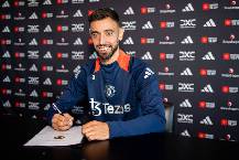 Bruno Fernandes gia hạn hợp đồng với MU, nhận lương cao nhất CLB