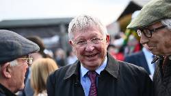 Mối tình đầu của Sir Alex lại là bà ngoại của sao Liverpool Mối tình đầu của Sir Alex lại là bà ngoại của sao Liverpool