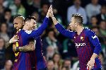 Lập hat-trick vào lưới Betis, Messi sắp bắt kịp Ronaldo