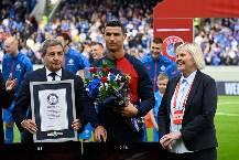 Ronaldo thiết lập thêm một kỷ lục Guiness mới Ronaldo thiết lập thêm một kỷ lục Guiness mới