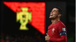 Ronaldo trở thành kỷ lục gia vĩ đại nhất mọi thời đại Ronaldo trở thành kỷ lục gia vĩ đại nhất mọi thời đại