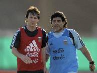 Con trai Maradona: 'Messi không cùng đẳng cấp với cha tôi'