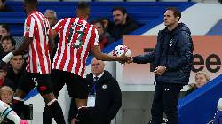 Frank Lampard bị đối thủ mỉa mai vì 'phát kiến' không giống ai Frank Lampard bị đối thủ mỉa mai vì 'phát kiến' không giống ai