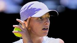 Swiatek thua chóng vánh Pegula, chưa thể ‘xóa dớp’ trắng tay trên sân cỏ