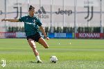 Video Cristiano Ronaldo liên tục lập siêu phẩm trên sân tập