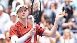 Sinner ngược dòng hạ Shapovalov, vào vòng 4 US Open