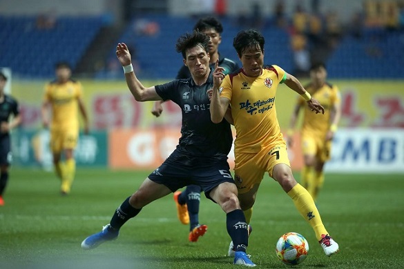Jeju United vs Ansan Greeners, 11h30 ngày 11/10: Cờ lại đến tay