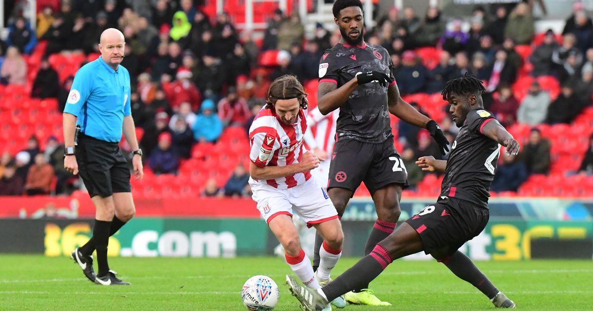 Reading vs Stoke (19h30 7/11): Lung lay ngôi đầu