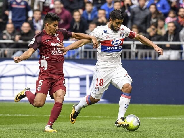 Metz vs Lyon (3h 7/12): Nối dài mạch thắng