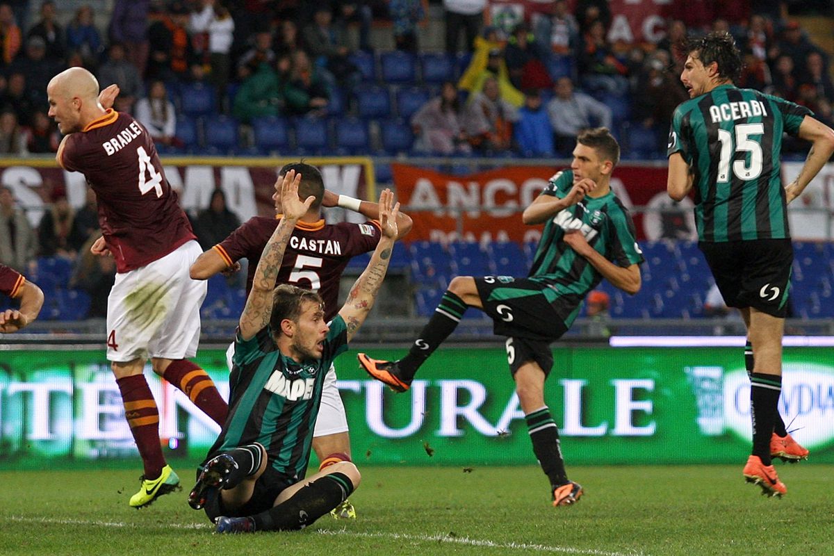 Roma vs Sassuolo (21h 6/12): Bảo vệ Top 3
