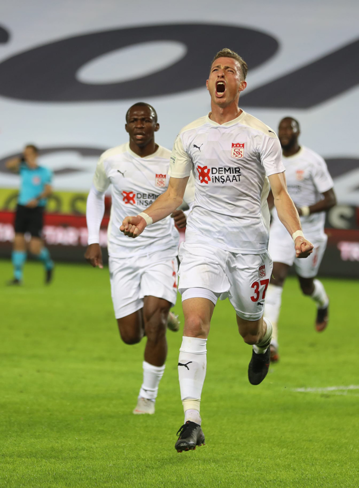 Sivasspor vs Denizlispor, 17h30 ngày 2/1: Chưa thể thoát ‘đèn đỏ’