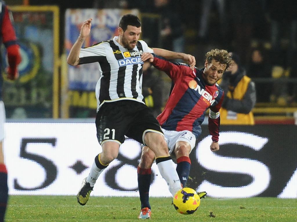 Bologna vs Udinese (21h 22/2): Khủng hoảng lực lượng