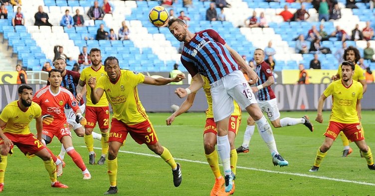 Yeni Malatyaspor vs Trabzonspor, 0h00 ngày 12/3: Đòi lại ngôi đầu