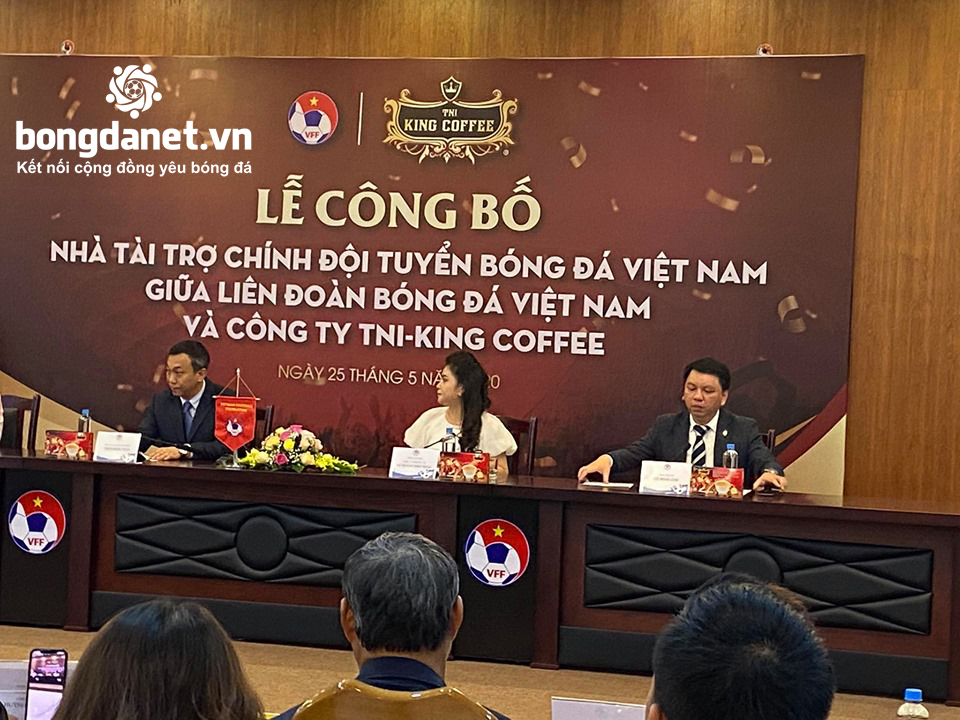 Đội tuyển bóng đá Việt Nam ký hợp đồng tài trợ khủng với King Coffee