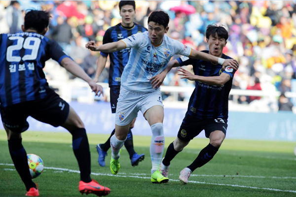 FC Seoul vs Ulsan Hyundai, 17h ngày 20/6: Khách áp đảo
