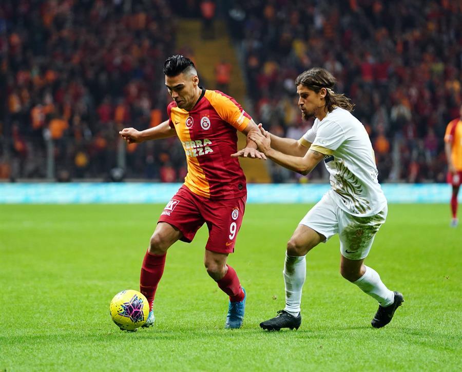 Galatasaray vs Goztepe Izmir, 1h ngày 19/7: Bảo vệ vé dự Cúp C2