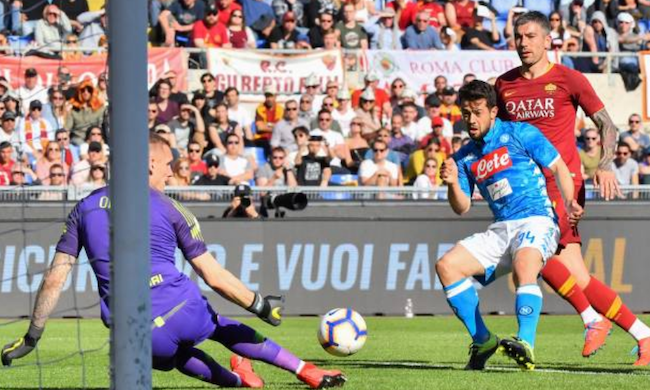 Napoli vs Roma (2h45 6/7): San bằng khoảng cách