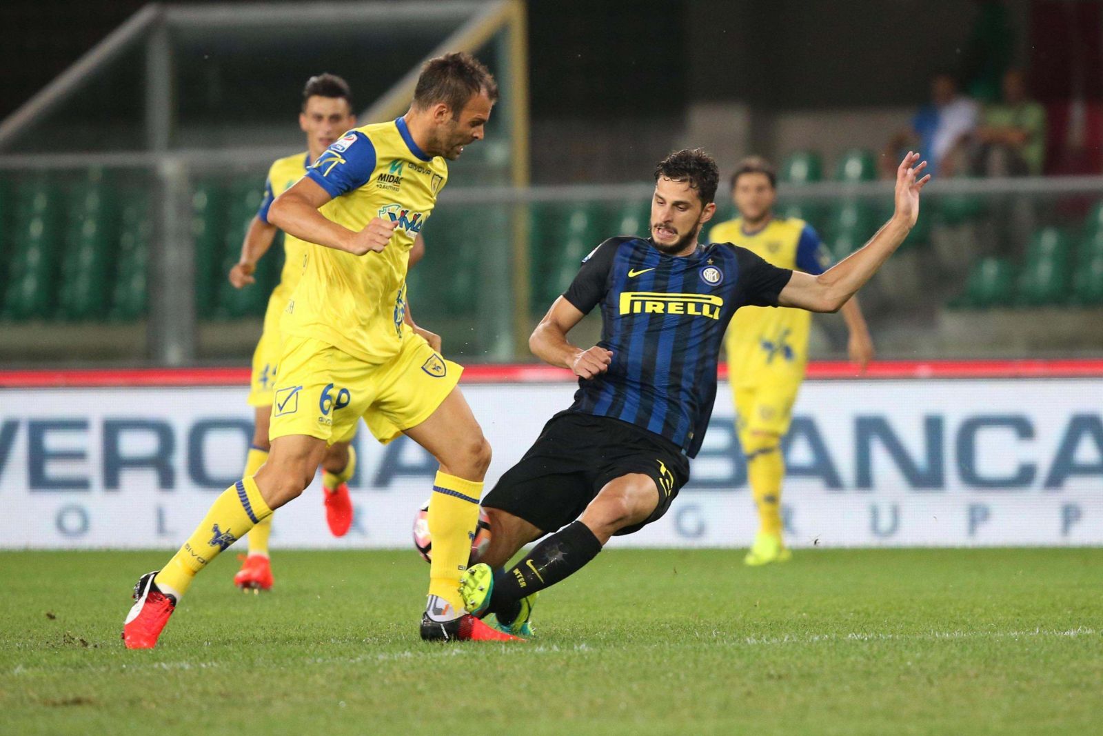 Hellas Verona vs Inter (2h45 10/7): Đôi công hấp dẫn