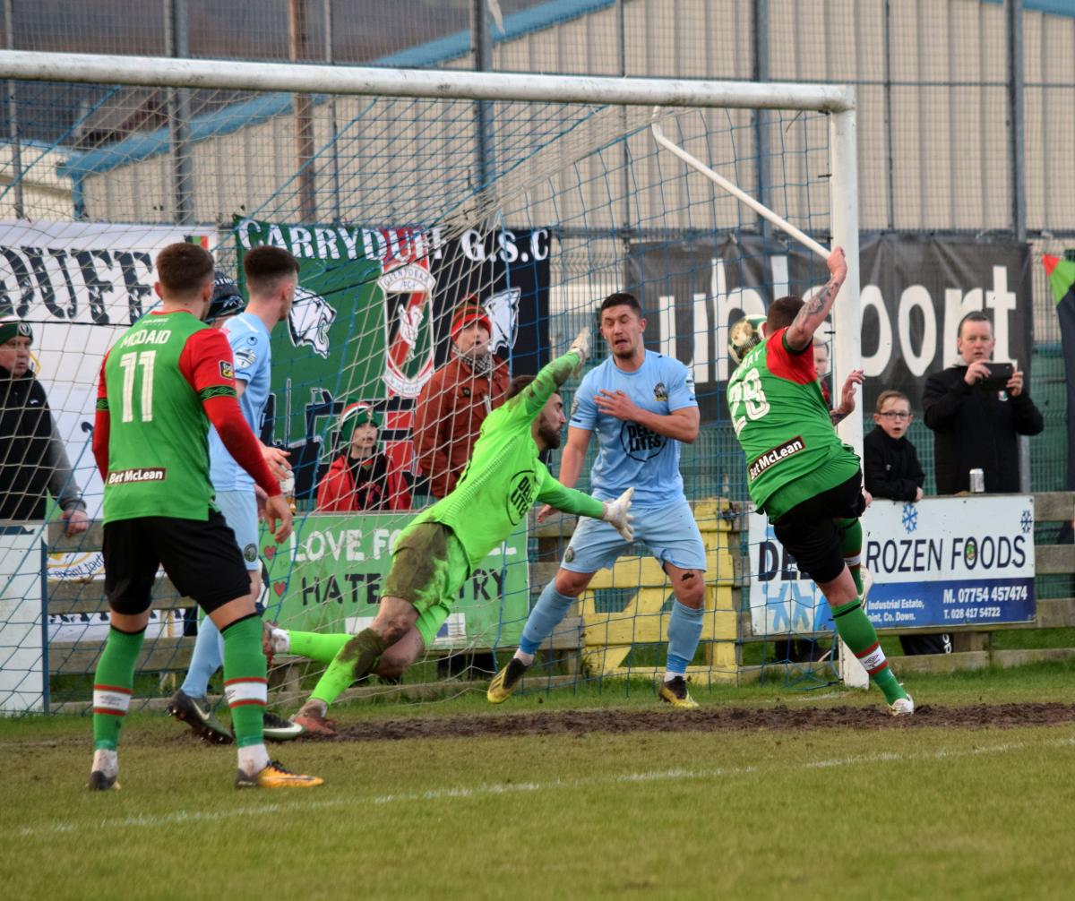 Glentoran Belfast vs Torshavn, 1h ngày 21/8: Cải thiện thành tích