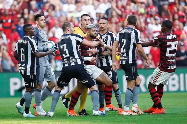 Flamengo vs Botafogo, 21h00 ngày 23/8: Cái bóng của ĐKVĐ