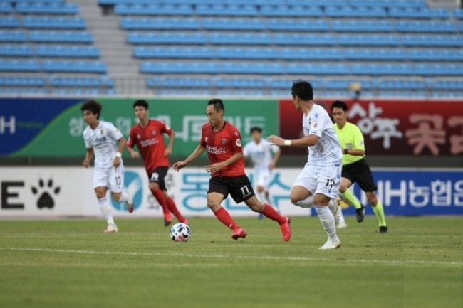 Gwangju FC vs Sangju Sangmu, 18h00 ngày 15/9: Không dễ vào Top 6