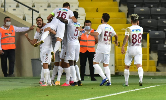 Fenerbahce vs Hatayspor, 0h ngày 22/9: Hết trò gây sốc?