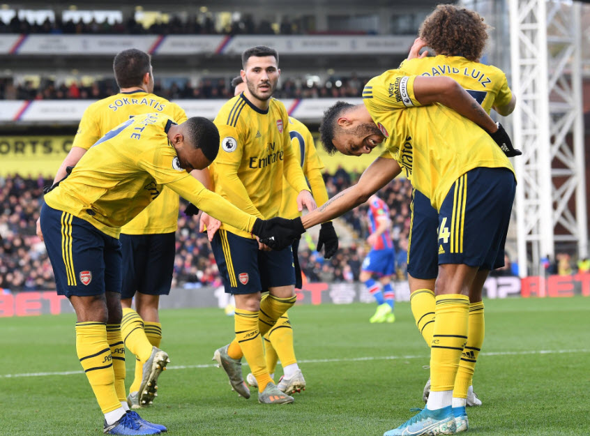 Crystal Palace 1-1 Arsenal: Aubameyang nhận thẻ đỏ, Pháo thủ may mắn có điểm
