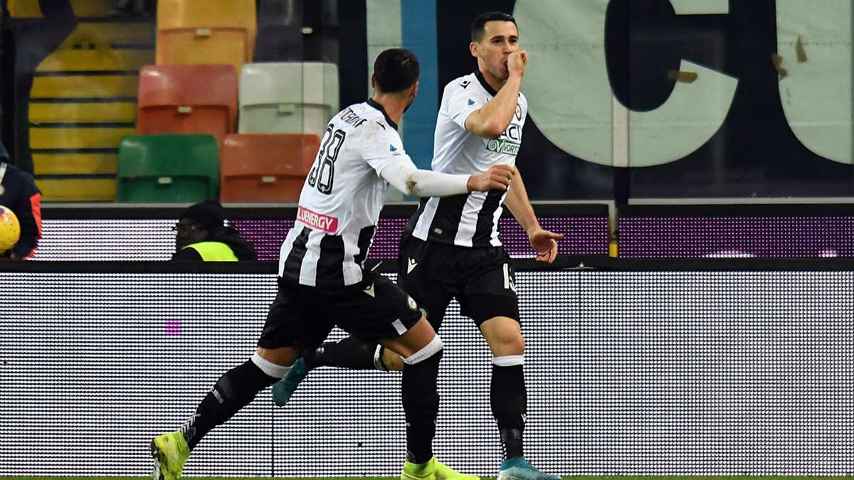 Sập bẫy của Udinese, Sassuolo bị hủy diệt tan nát