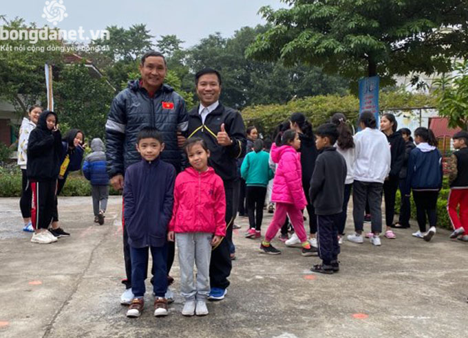 HLV Mai Đức Chung thăm làng trẻ em SOS ngày cuối năm