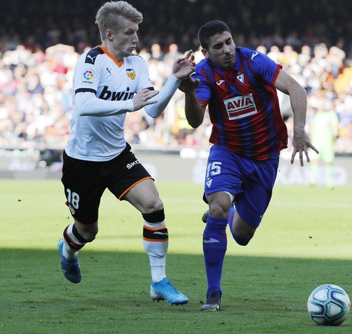 Valencia 1-0 Eibar: Bầy dơi phá dớp nhờ công Maxi Gomez