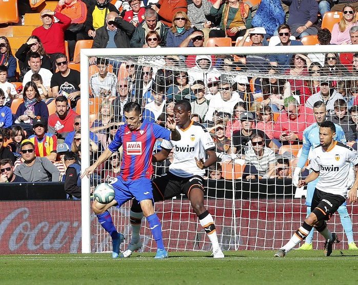 Valencia 1-0 Eibar: Bầy dơi phá dớp nhờ công Maxi Gomez
