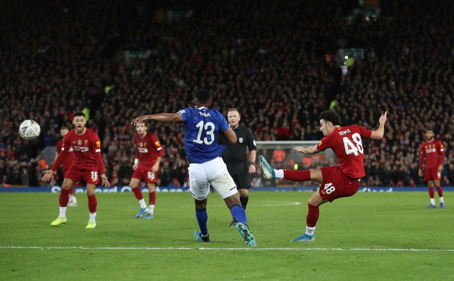 Liverpool 1-0 Everton: Minamino đá chính, The Kop vào vòng 4 Cúp FA