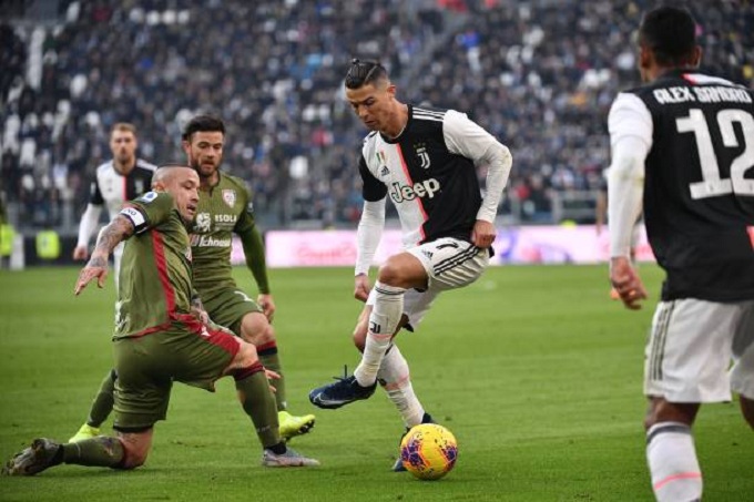 Juventus 4-0 Cagliari: Roanldo rực sáng, Juventus tạm chiếm ngôi đầu